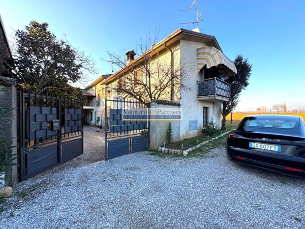 casa indipendente in vendita a Lonato del Garda