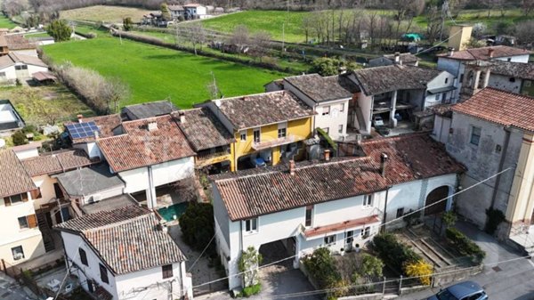 casa indipendente in vendita a Lonato del Garda in zona Malocco