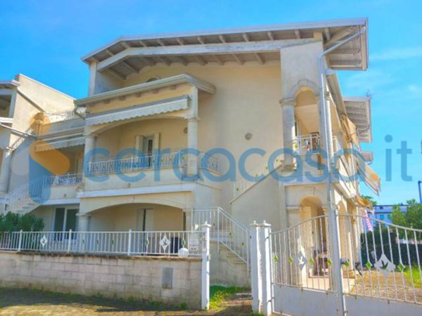 casa indipendente in vendita a Lonato del Garda in zona Lido