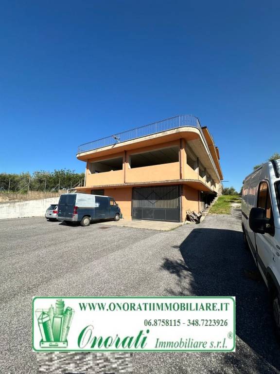 negozio in vendita a Lonato del Garda in zona San Polo