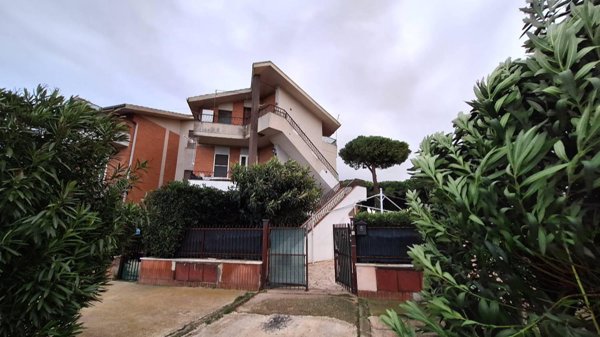 appartamento in vendita a Lonato del Garda in zona Lido