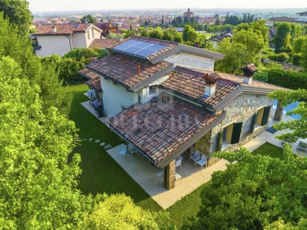 casa indipendente in vendita a Lonato del Garda