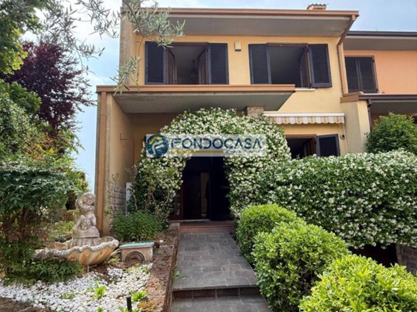 casa indipendente in vendita a Lonato del Garda