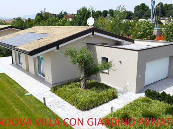 casa indipendente in vendita a Lonato del Garda