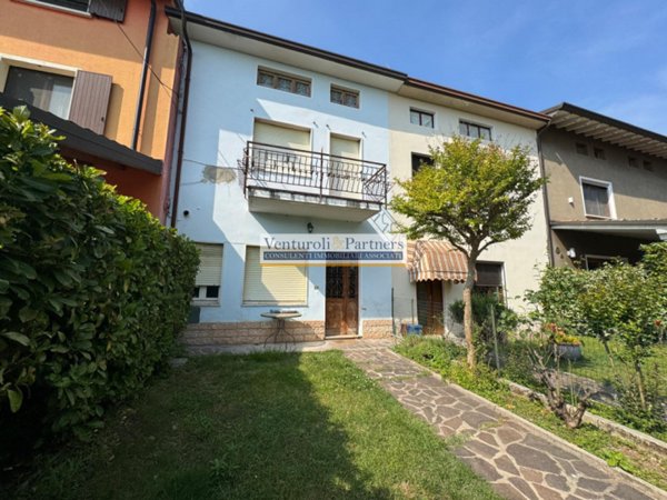 casa indipendente in vendita a Lonato del Garda