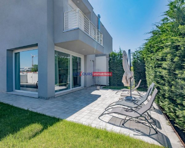 casa indipendente in vendita a Lonato del Garda in zona Lido