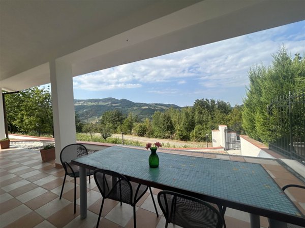 casa indipendente in vendita a Lonato del Garda in zona Bettola