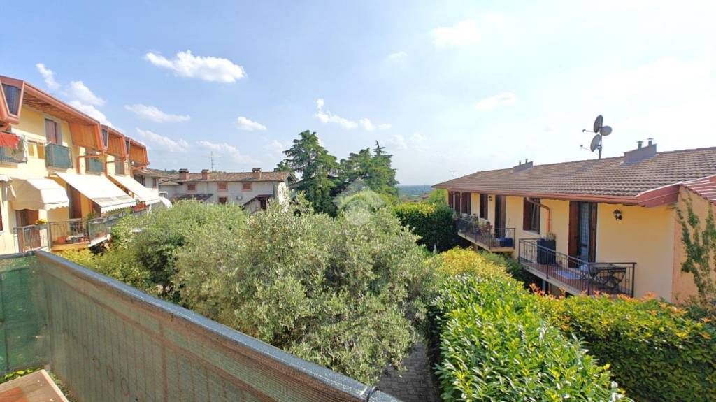 appartamento in vendita a Lonato del Garda in zona San Polo
