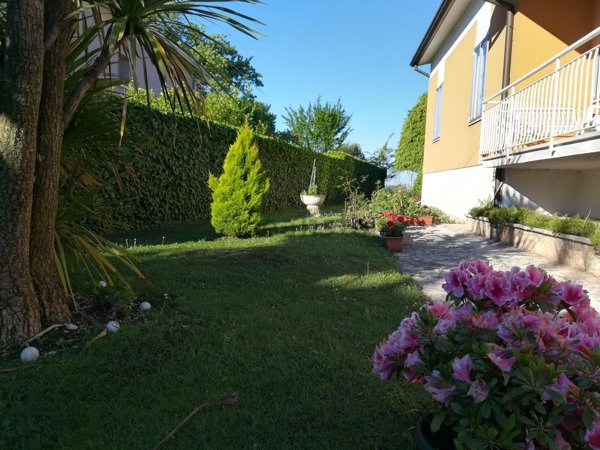 casa indipendente in vendita a Lonato del Garda