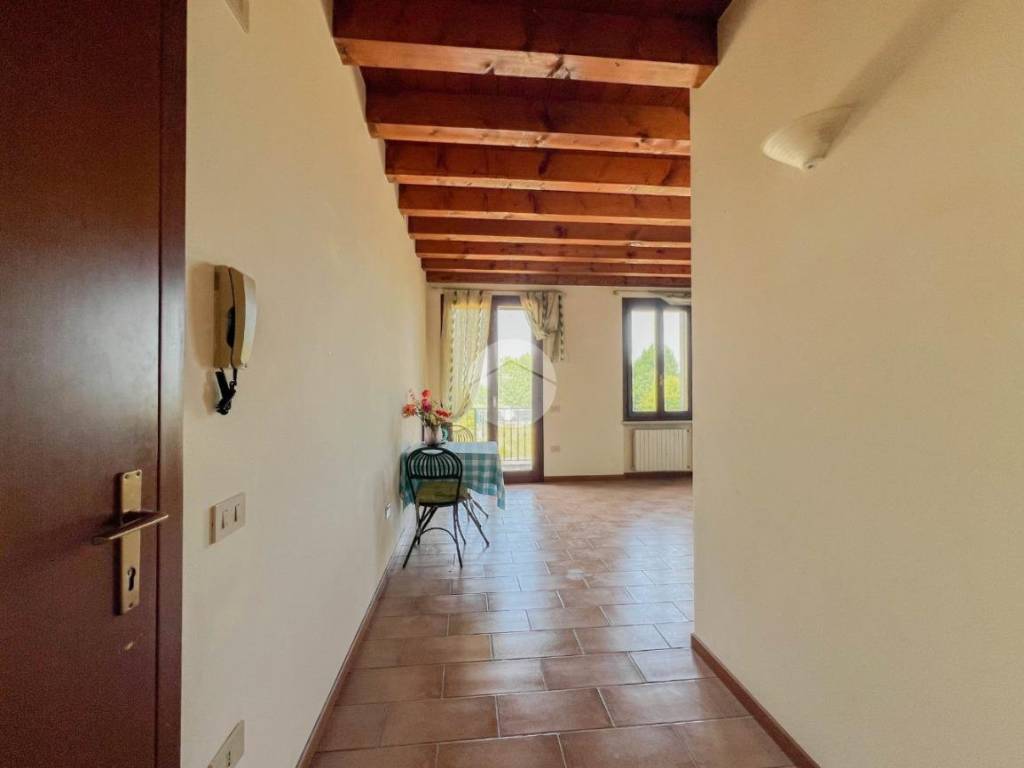 appartamento in vendita a Lonato del Garda in zona Maguzzano