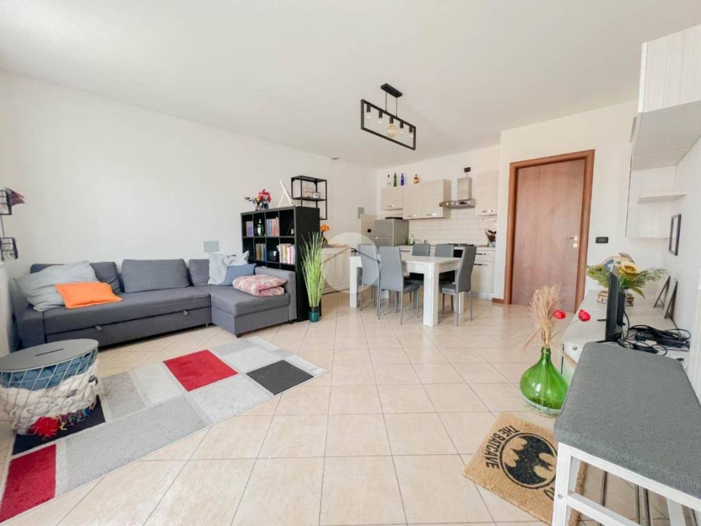 appartamento in vendita a Lonato del Garda in zona Esenta