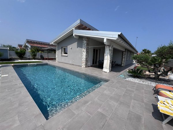 casa indipendente in vendita a Lonato del Garda