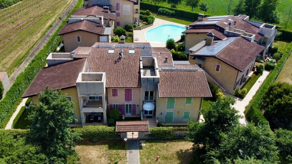 appartamento in vendita a Lonato del Garda in zona Bettola