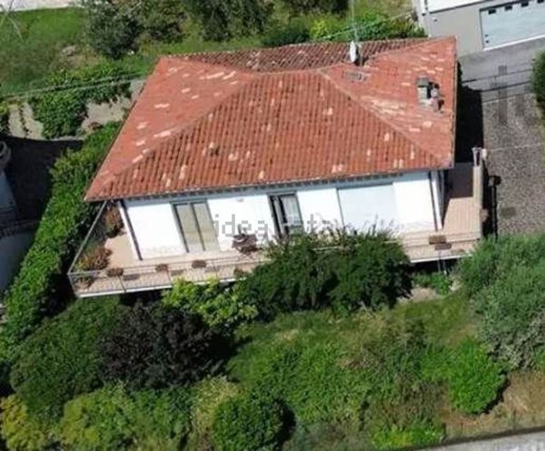 casa indipendente in vendita a Lonato del Garda