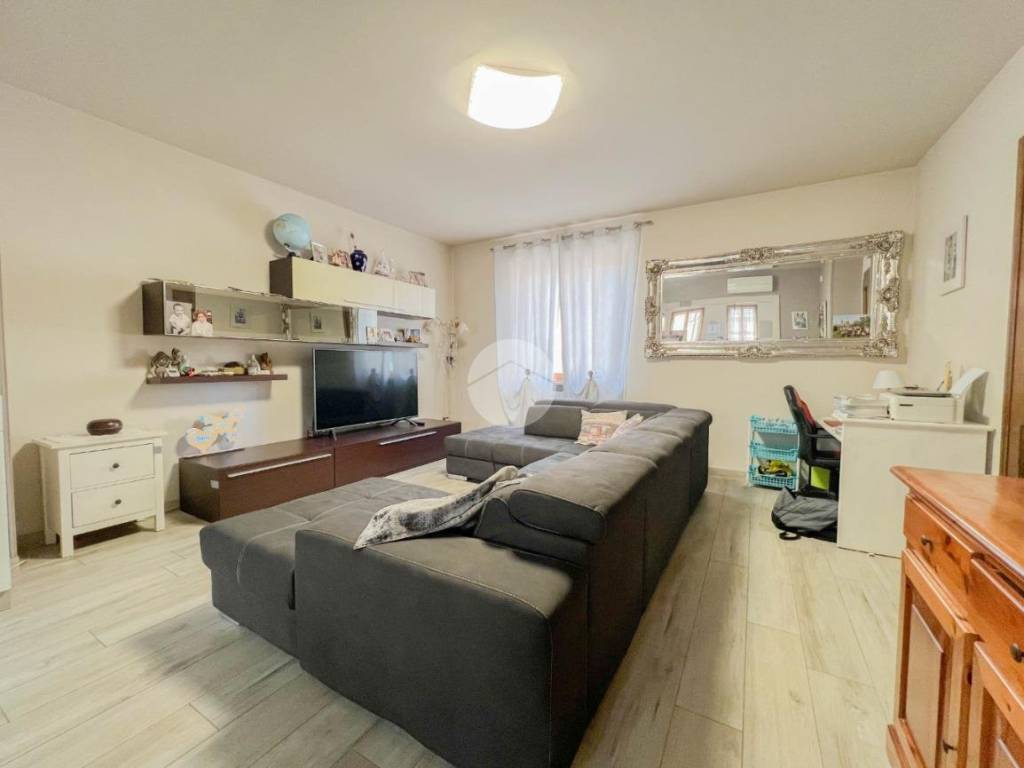 appartamento in vendita a Lonato del Garda in zona Sedena