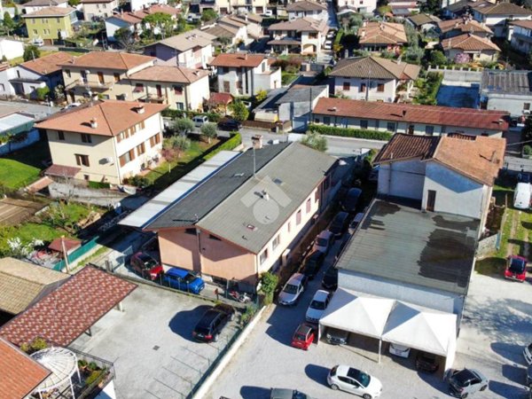 casa indipendente in vendita a Lonato del Garda
