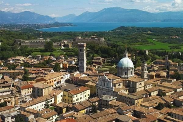 casa indipendente in vendita a Lonato del Garda