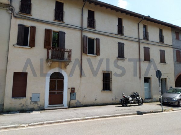appartamento in vendita a Lonato del Garda in zona Esenta