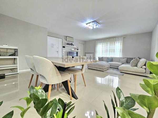casa indipendente in vendita a Lonato del Garda