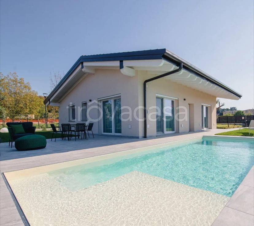 casa indipendente in vendita a Lonato del Garda