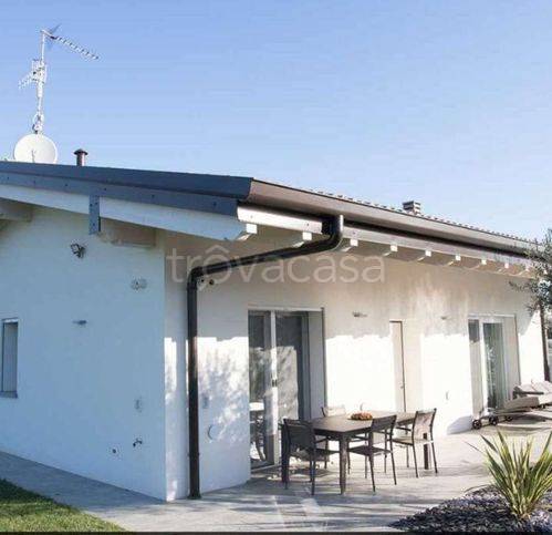 casa indipendente in vendita a Lonato del Garda