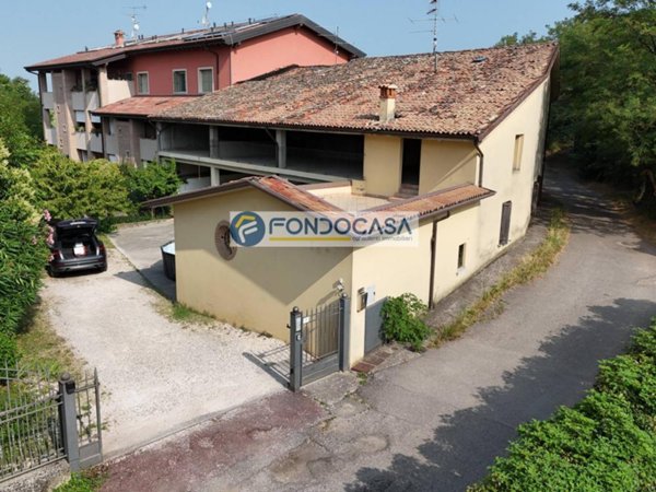 casa indipendente in vendita a Lonato del Garda