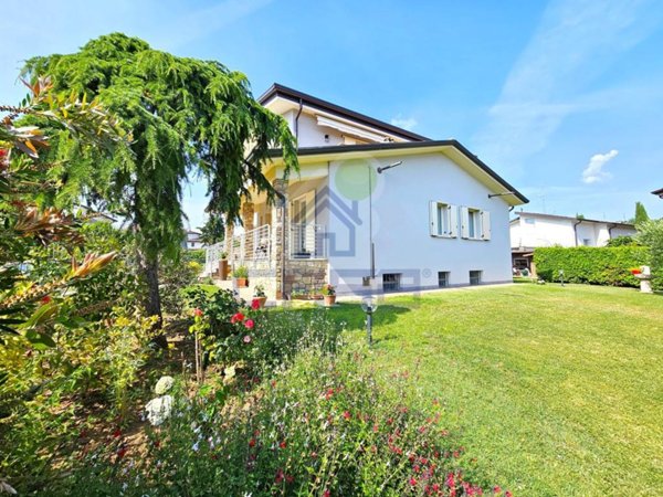 casa indipendente in vendita a Lonato del Garda