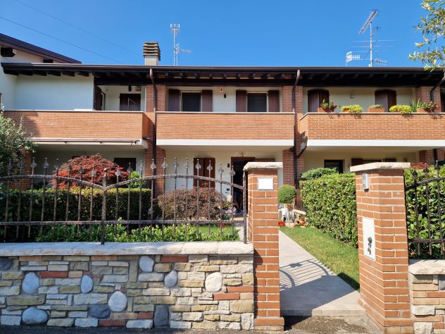 casa indipendente in vendita a Lonato del Garda
