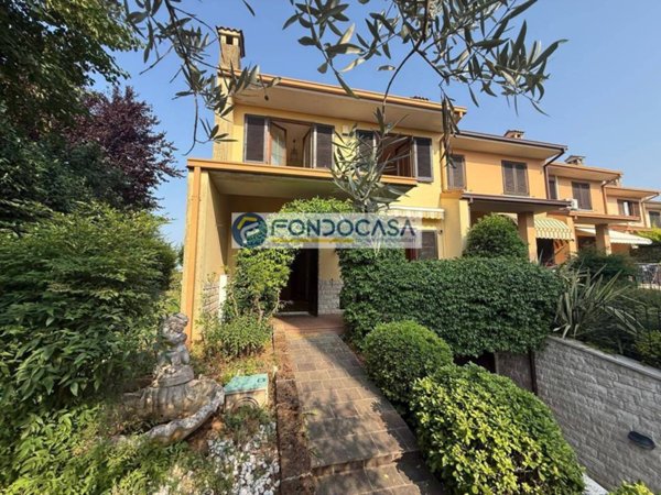 casa indipendente in vendita a Lonato del Garda