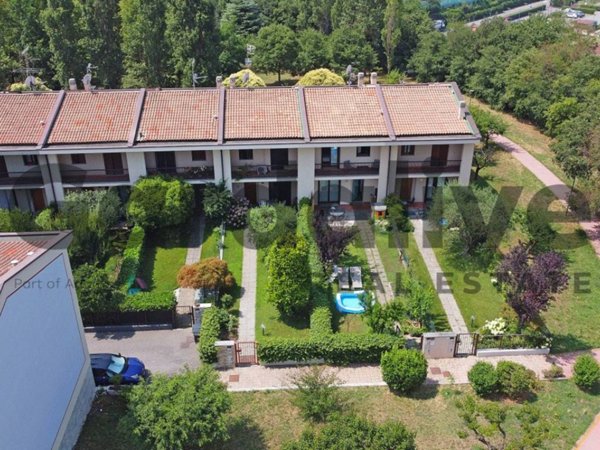 casa indipendente in vendita a Lonato del Garda