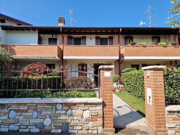 casa indipendente in vendita a Lonato del Garda