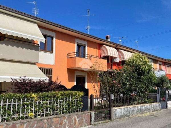 casa indipendente in vendita a Lonato del Garda