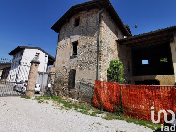 casa indipendente in vendita a Lonato del Garda in zona Esenta