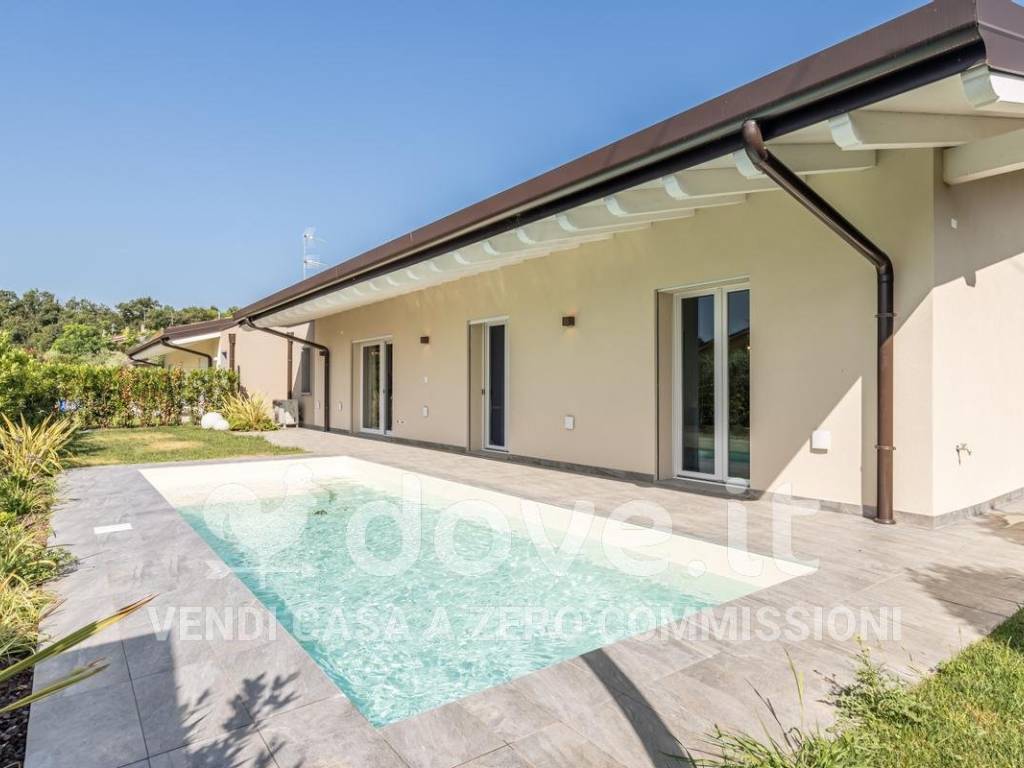 casa indipendente in vendita a Lonato del Garda