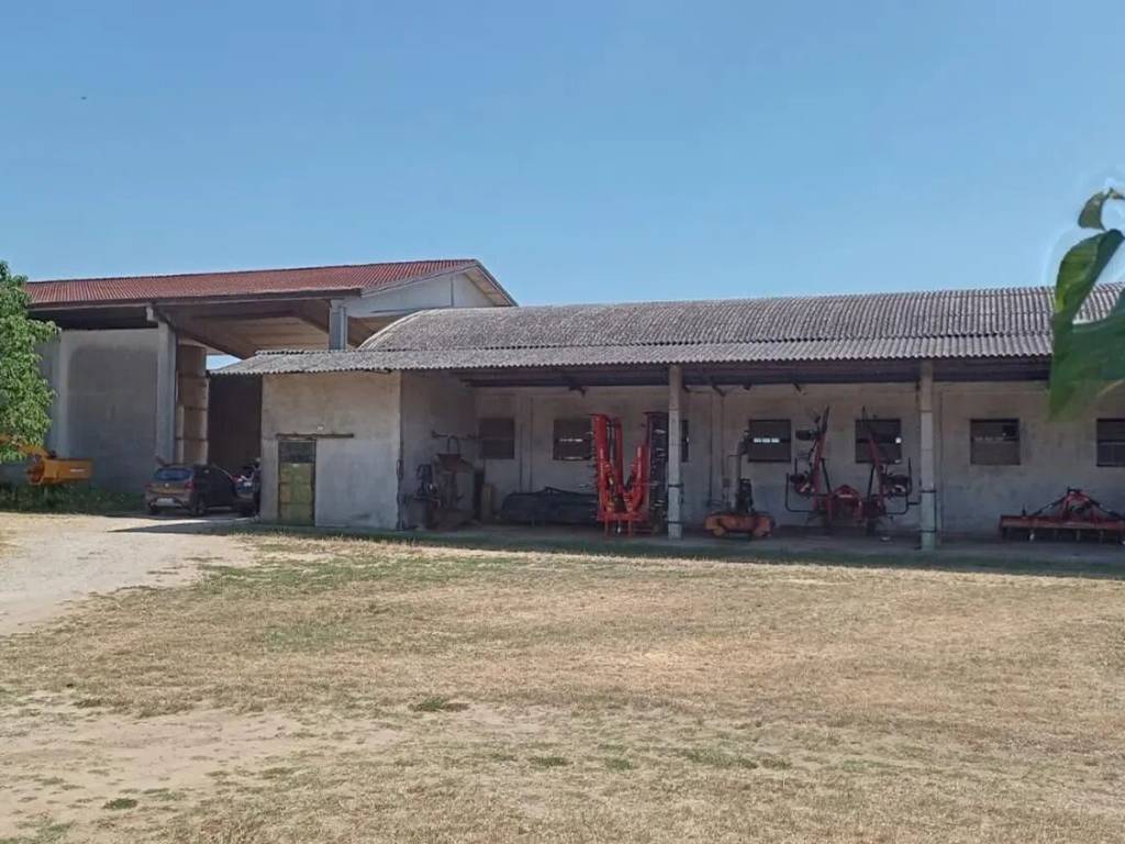 casa indipendente in vendita a Lonato del Garda