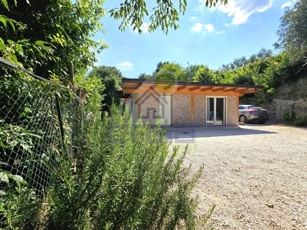 casa indipendente in vendita a Lonato del Garda