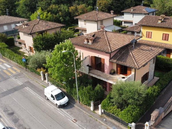 casa indipendente in vendita a Lonato del Garda