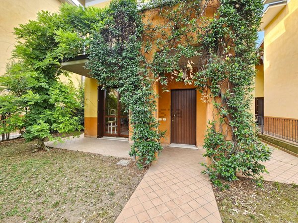casa indipendente in vendita a Lonato del Garda