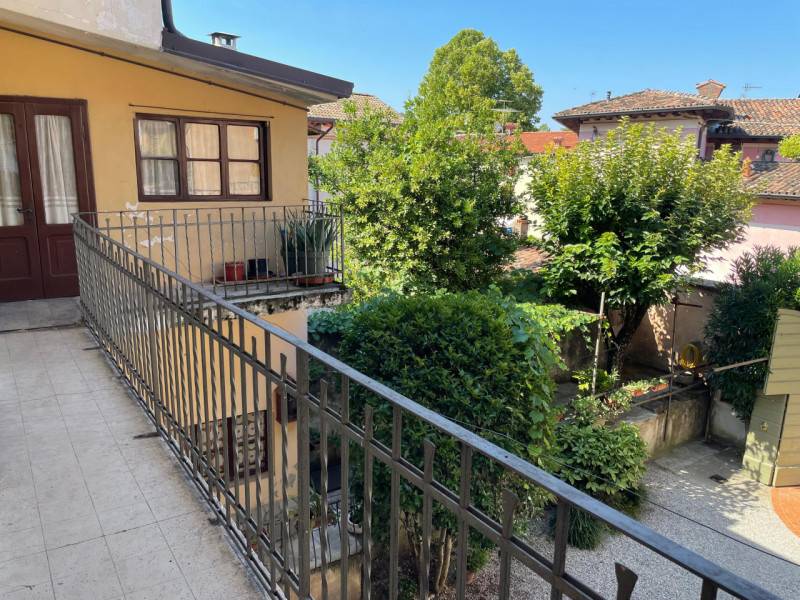 casa indipendente in vendita a Lonato del Garda