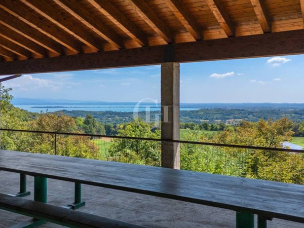 casa indipendente in vendita a Lonato del Garda