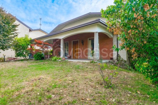 casa indipendente in vendita a Lonato del Garda in zona San Polo