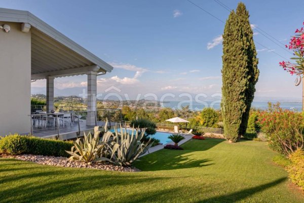casa indipendente in vendita a Lonato del Garda in zona Barcuzzi