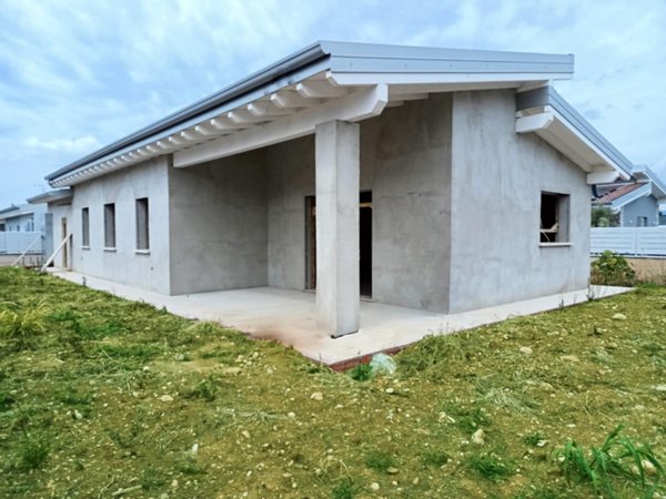 casa indipendente in vendita a Lonato del Garda