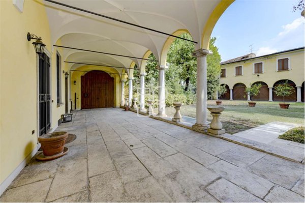 villa in vendita a Lonato del Garda