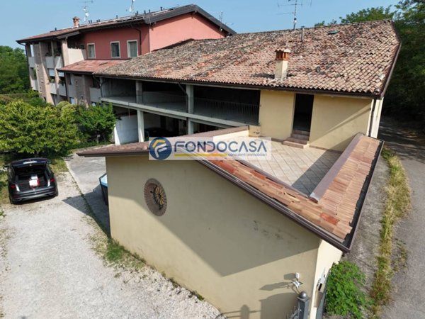 casa indipendente in vendita a Lonato del Garda