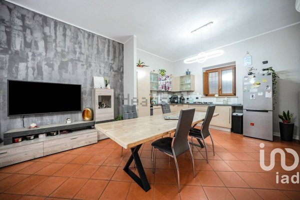 casa indipendente in vendita a Lonato del Garda