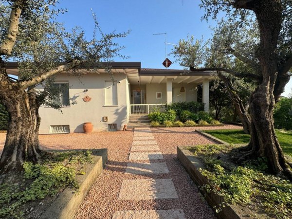 casa indipendente in vendita a Lonato del Garda