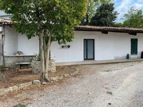 appartamento in vendita a Lonato del Garda in zona San Cipriano