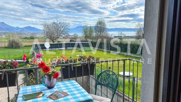 appartamento in vendita a Lonato del Garda in zona Maguzzano