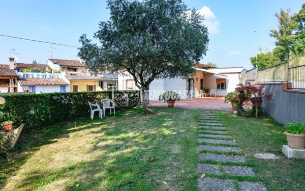 casa indipendente in vendita a Lonato del Garda